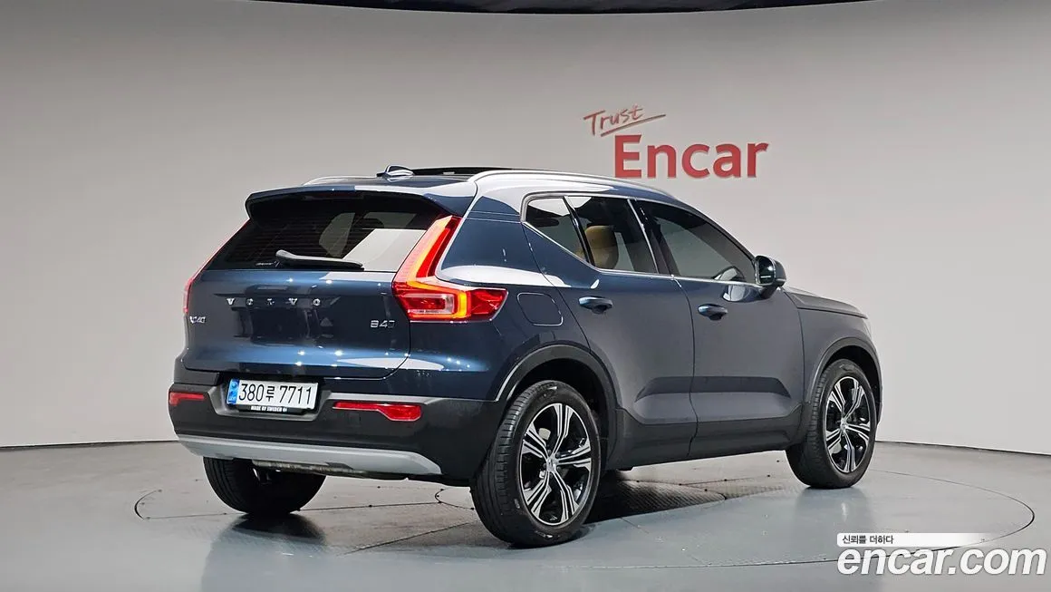 Volvo XC40 — фото 3