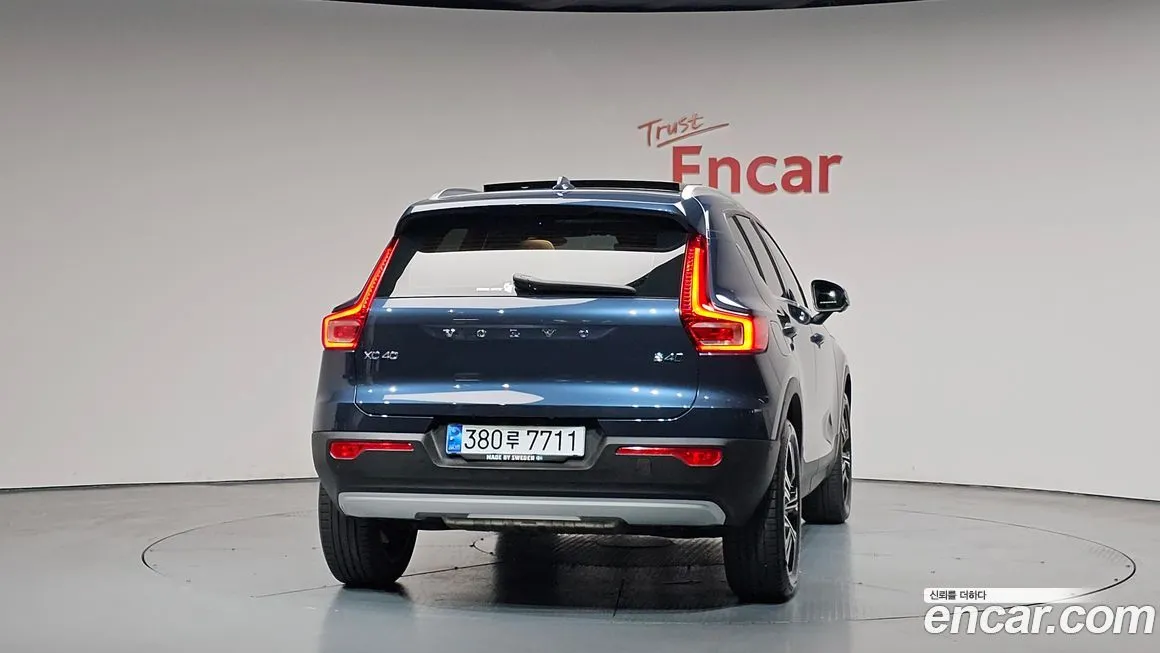 Volvo XC40 — фото 2