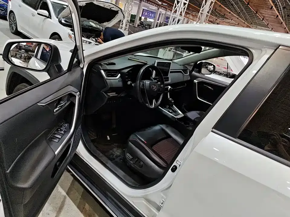 Toyota RAV4 Prime 2021 из CN, фото 2
