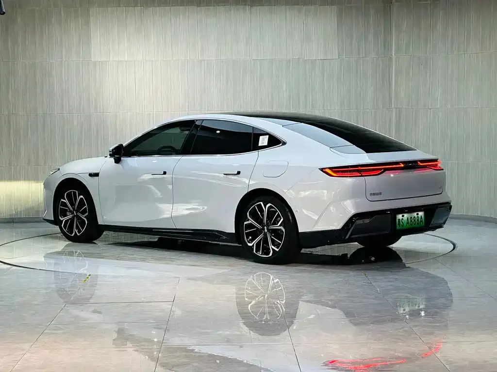Geely Galaxy E8 2025 из CN, фото 5