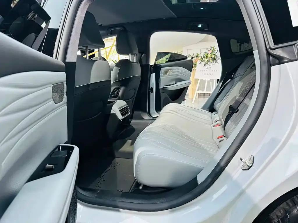 Geely Galaxy E8 2025 из CN, фото 10