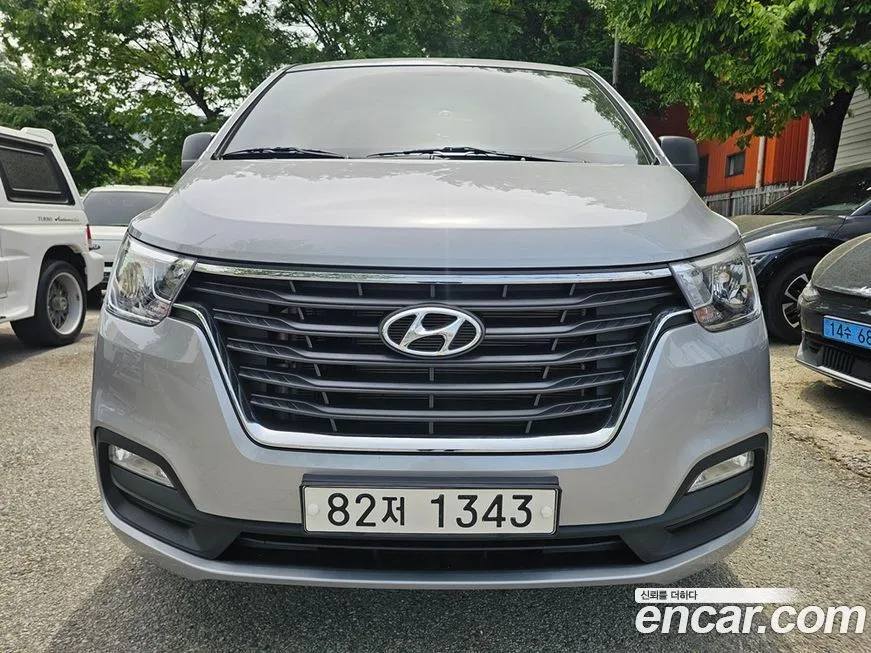 Hyundai Starex