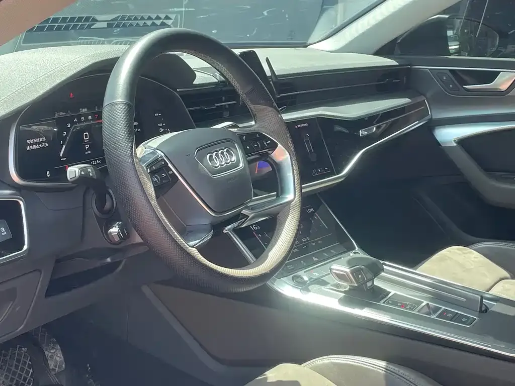 Audi A7L — фото 7