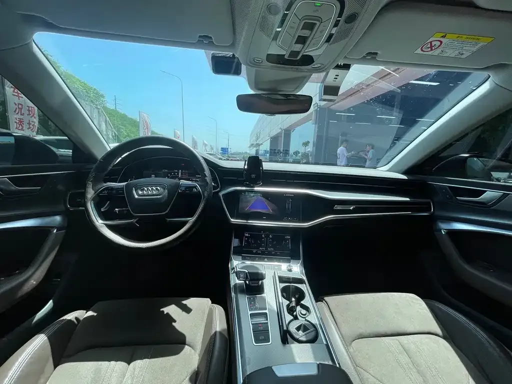 Audi A7L — фото 2