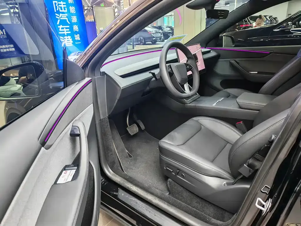 Tesla Model Y — фото 7