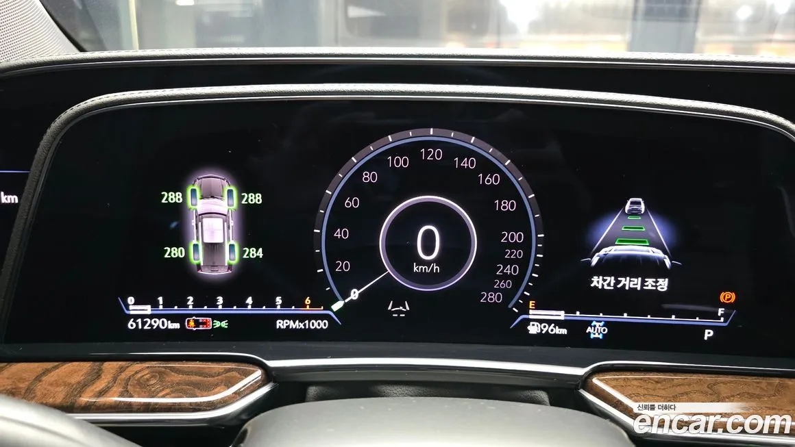 Cadillac Escalade 2022 из KR, фото 10