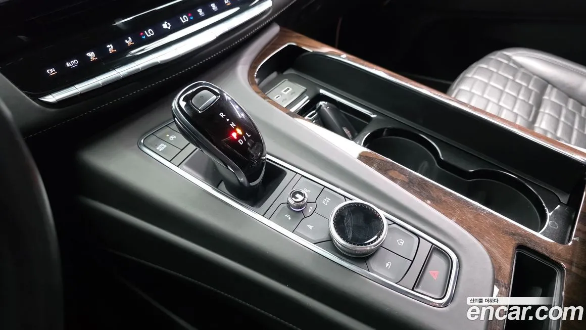 Cadillac Escalade 2022 из KR, фото 9