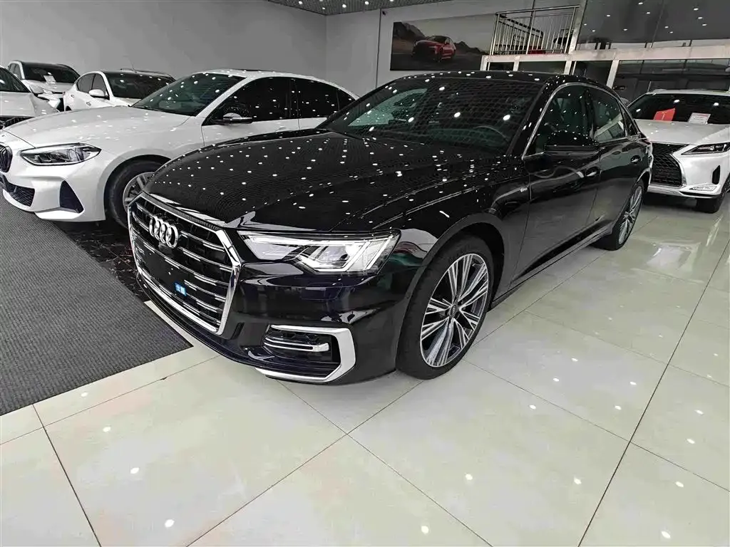 Audi A6L — фото 1
