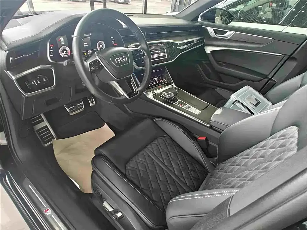 Audi A6L — фото 9