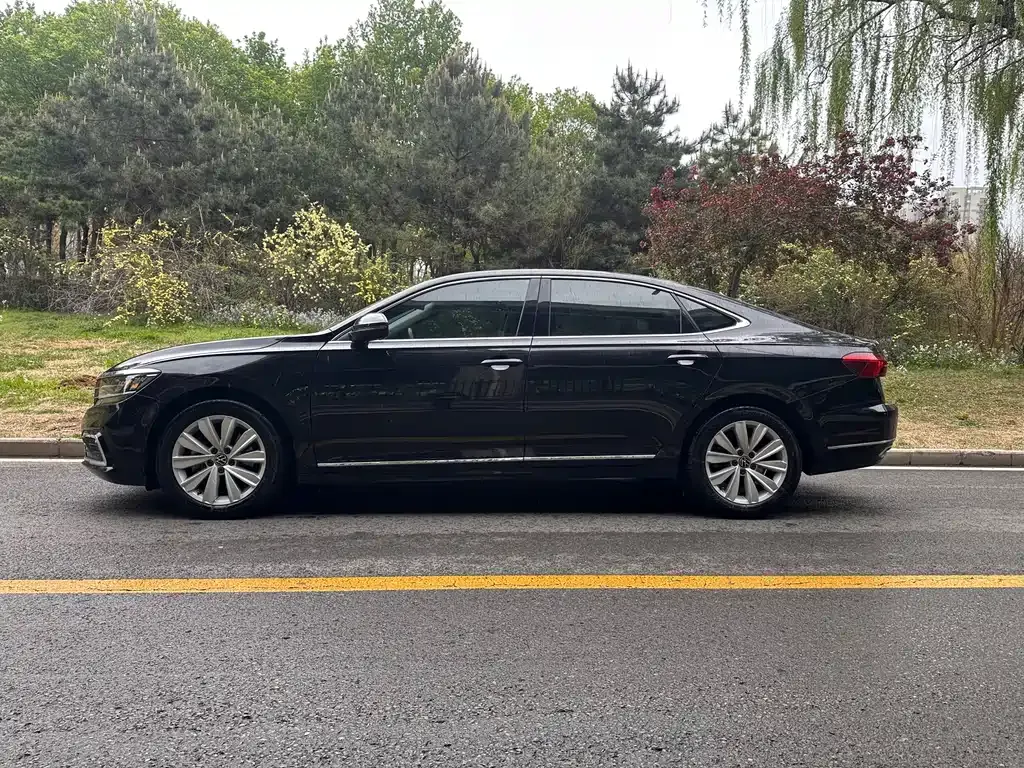 Volkswagen Passat — фото 9