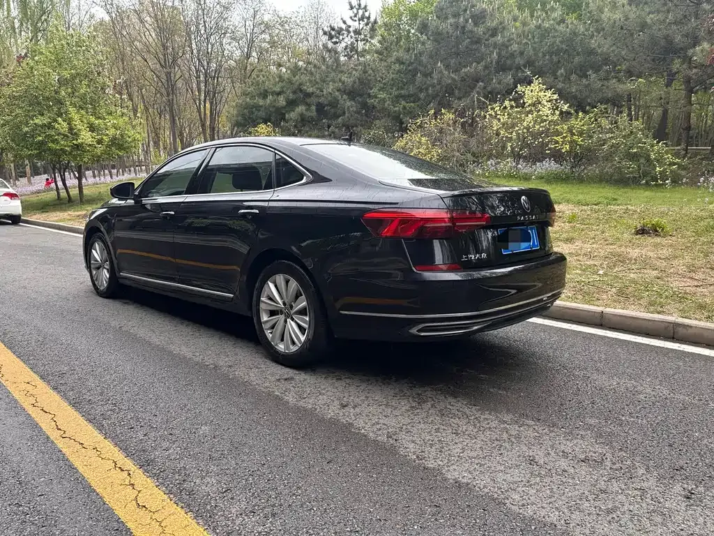 Volkswagen Passat — фото 6
