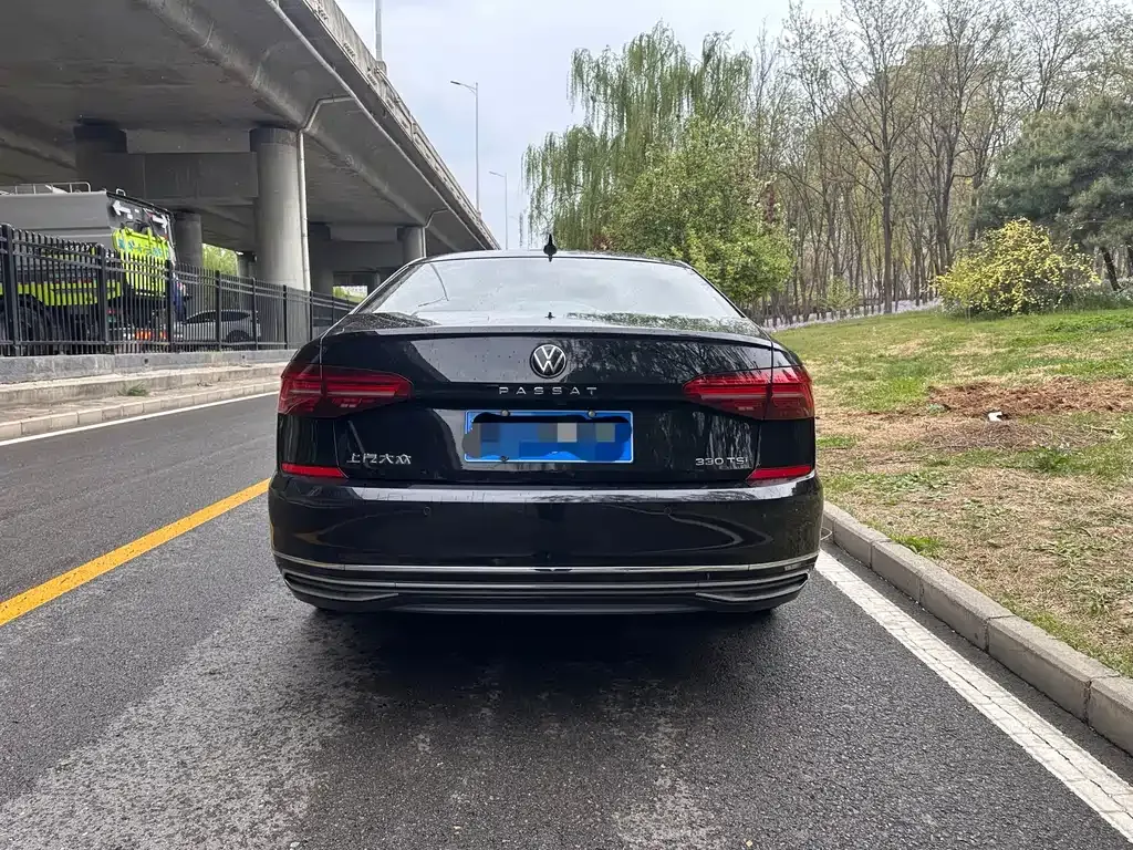 Volkswagen Passat — фото 8