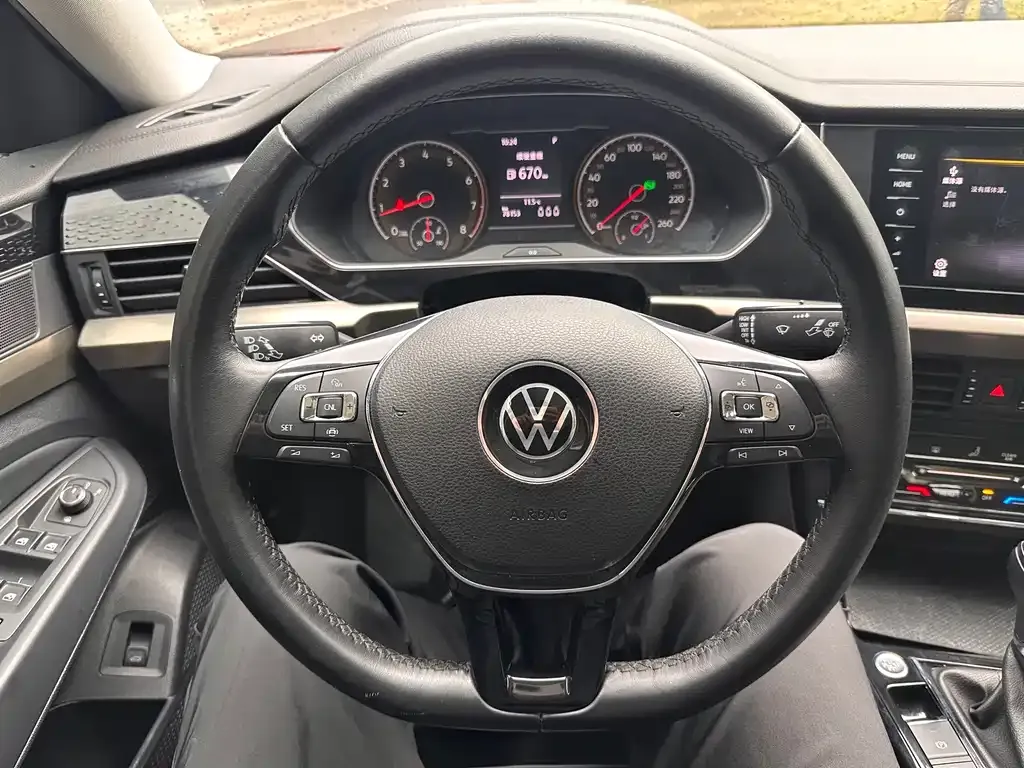 Volkswagen Passat — фото 4