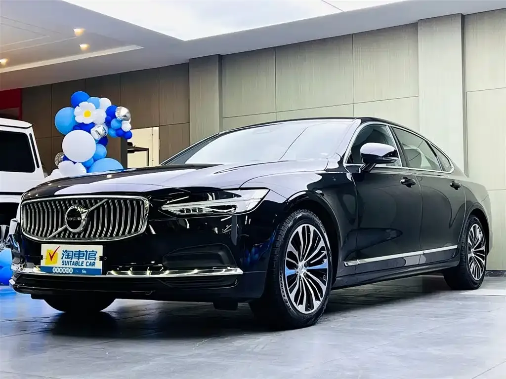 Volvo S90 — фото 1