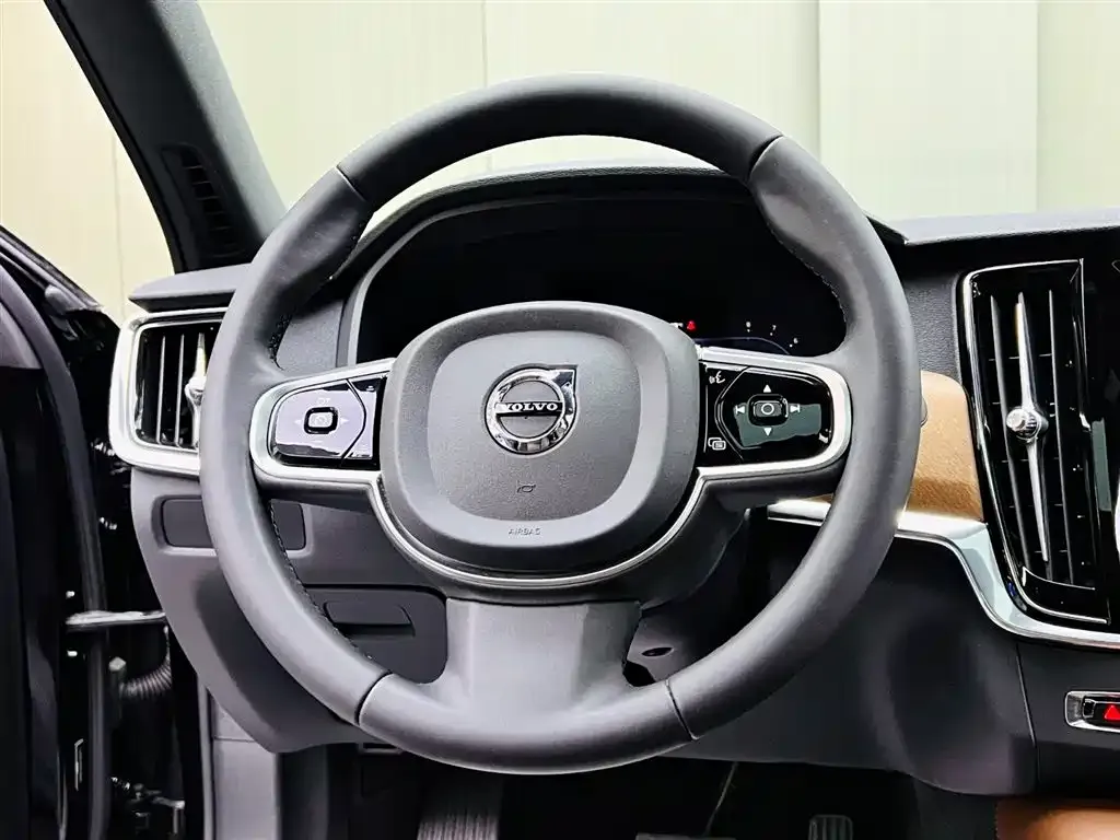 Volvo S90 — фото 2