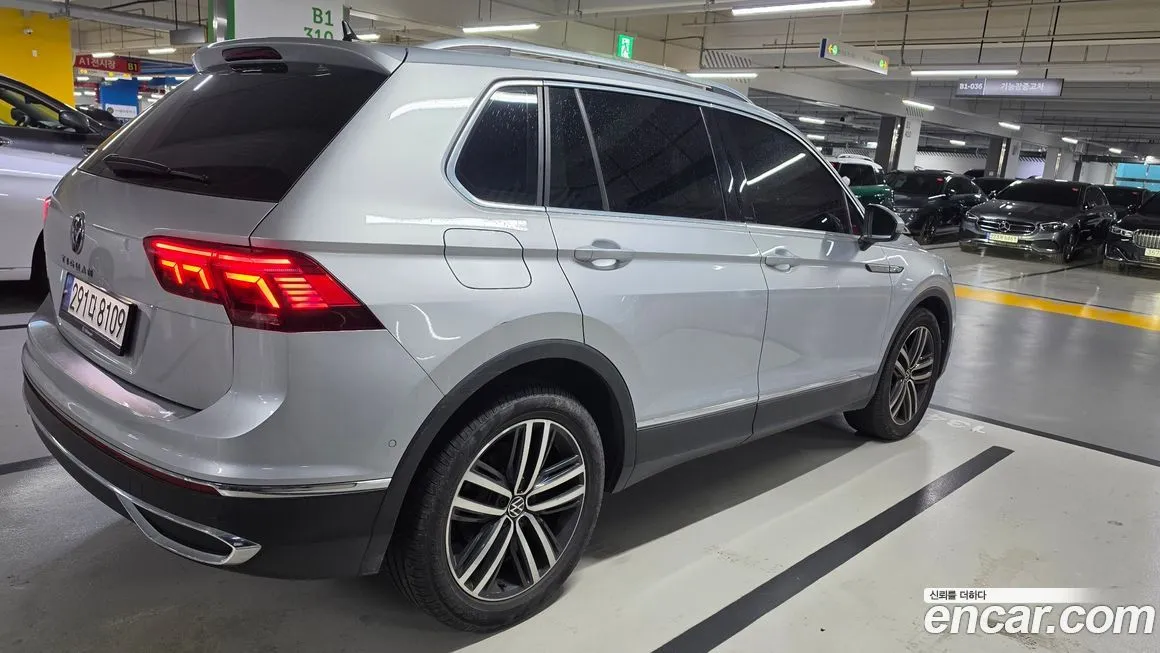 Volkswagen Tiguan — фото 10