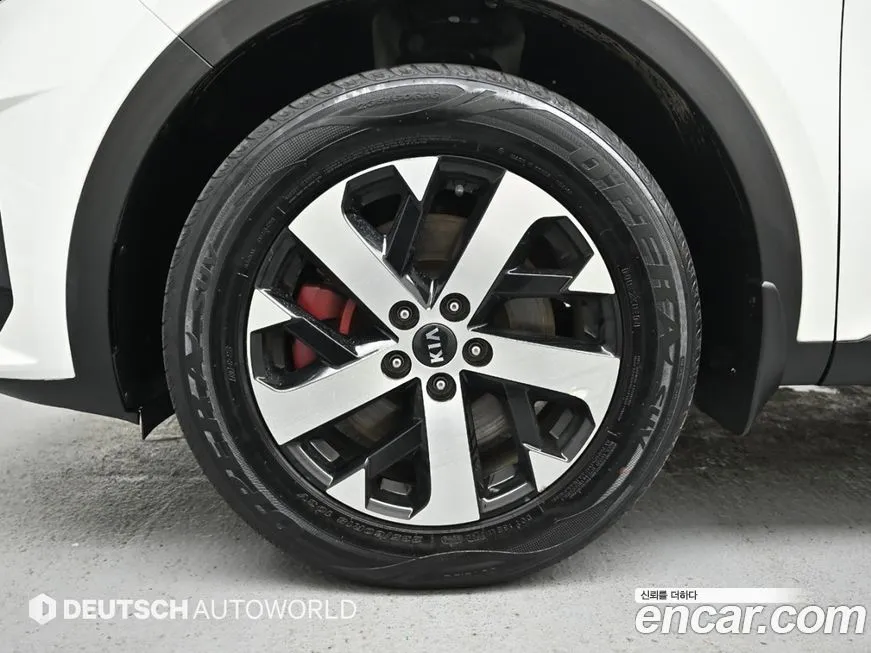 Kia Sorento — фото 6