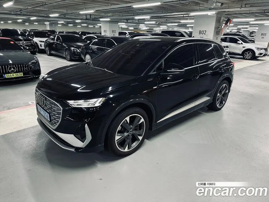 Audi Q4 e-tron — фото 1