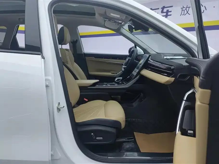 Geely Boyue L 2024 из CN, фото 2