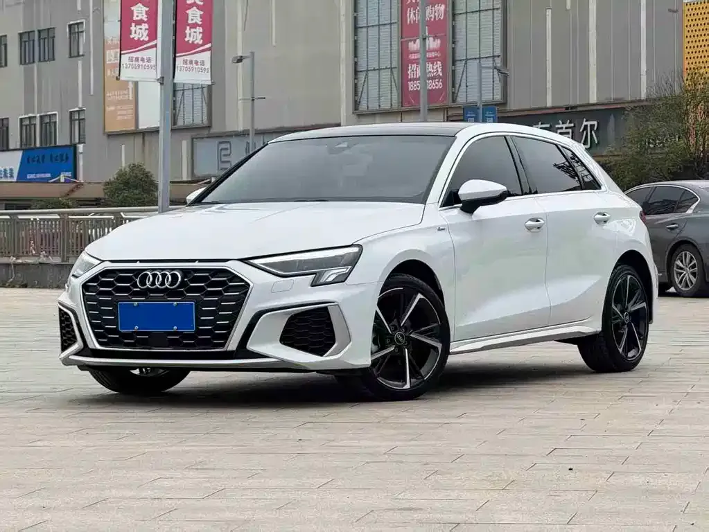 Audi A3 — фото 1