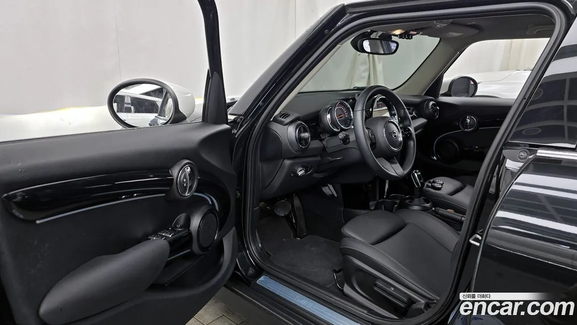 Mini Cooper 2023 из KR, фото 10