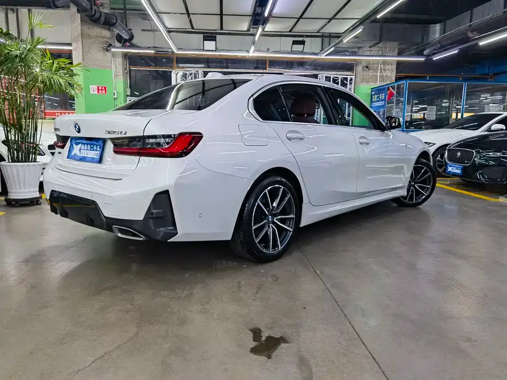 BMW 3 Series 2023 из CN, фото 10
