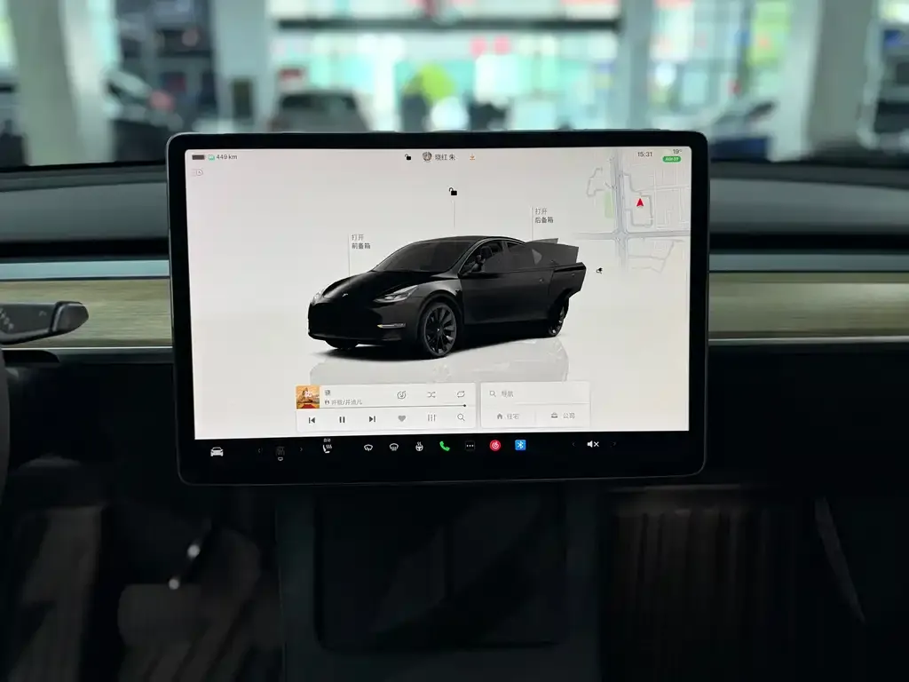 Tesla Model Y — фото 2