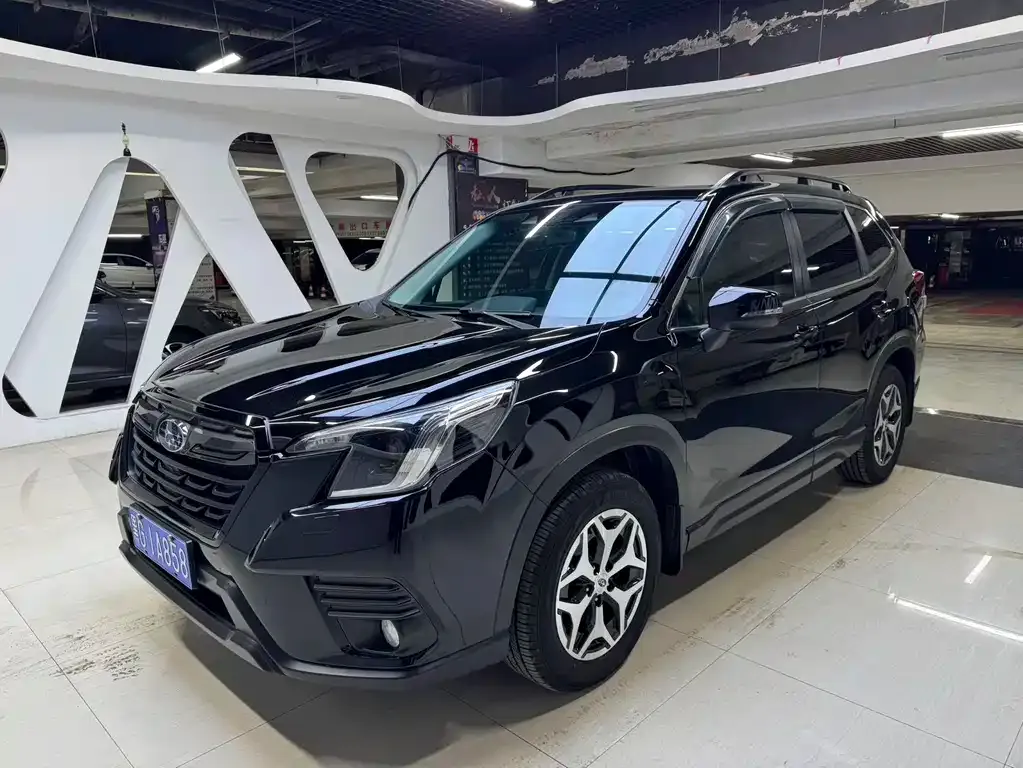 Subaru Forester — фото 1