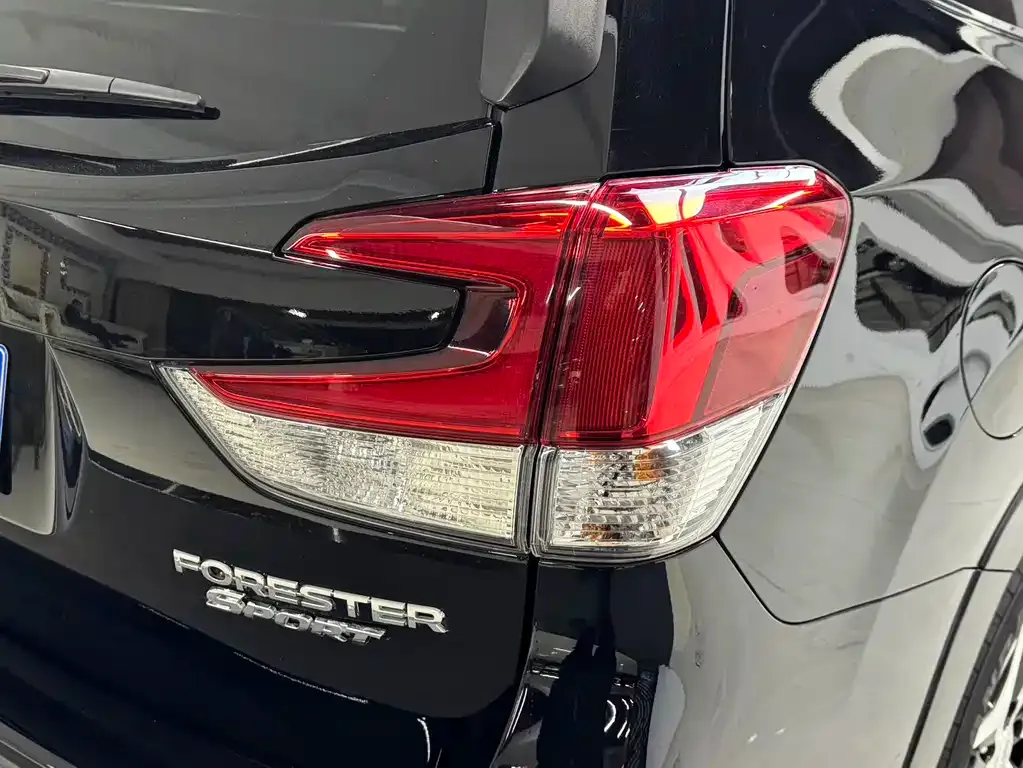 Subaru Forester — фото 10