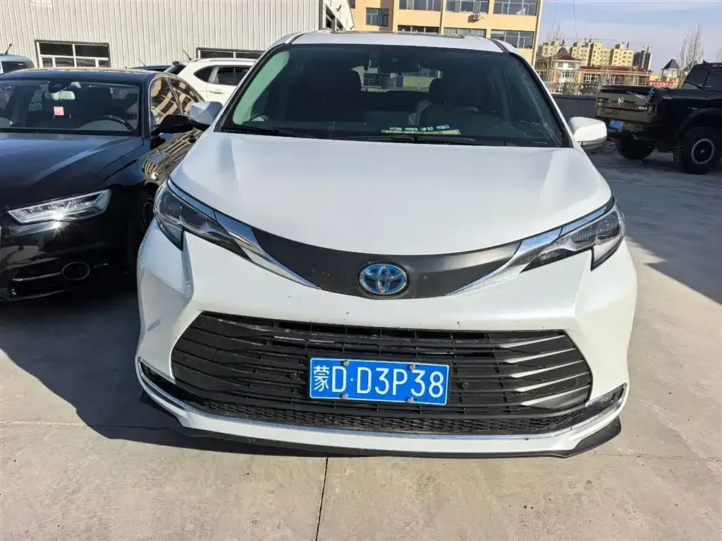Toyota Sienna 2024 из CN, фото 4