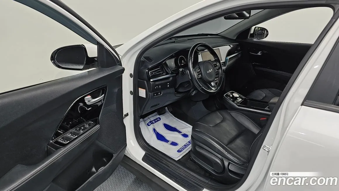 Kia Niro — фото 10