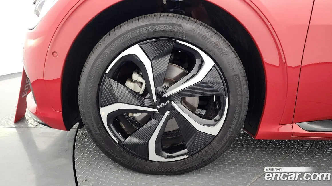 Kia EV6 — фото 7