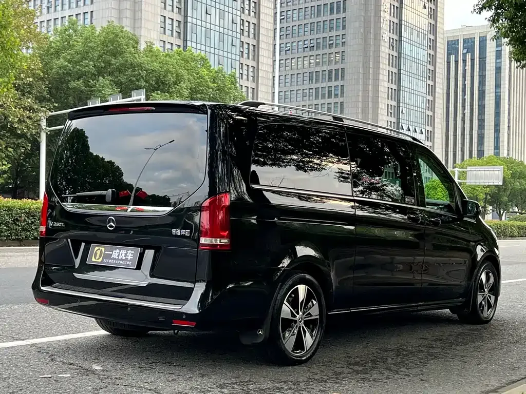 Mercedes-Benz V-Class — фото 4
