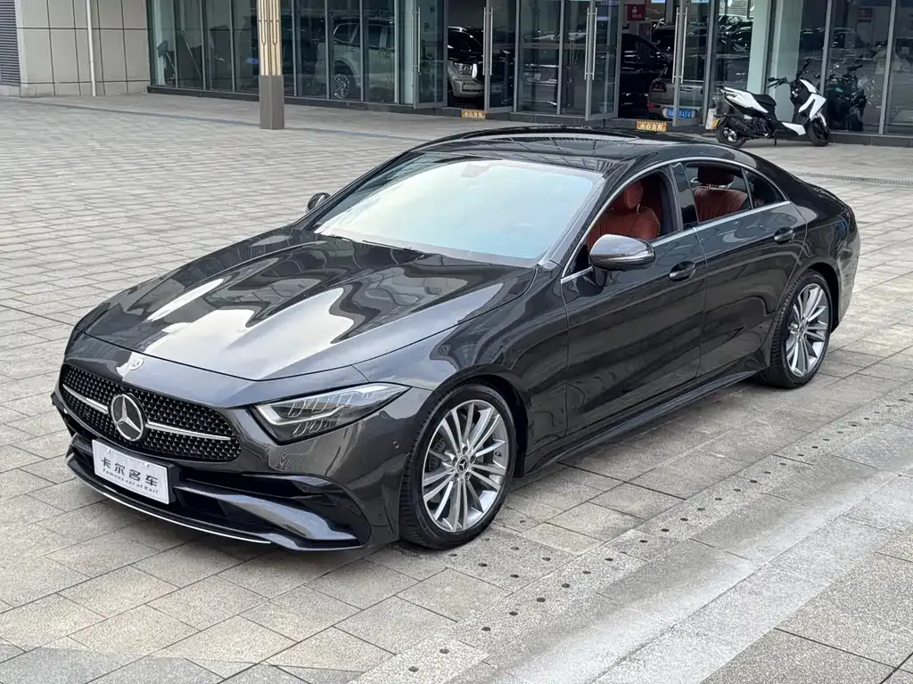 Mercedes-Benz CLS — фото 1