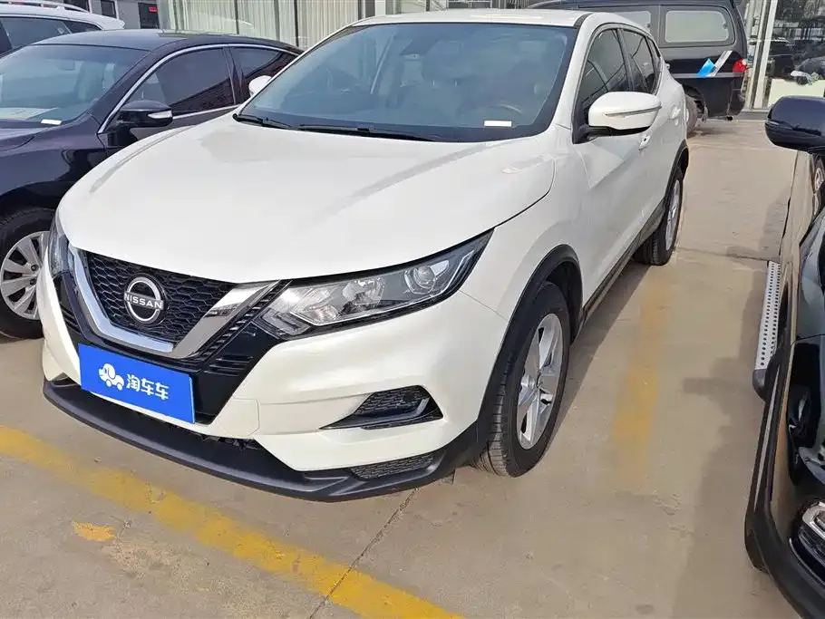 Nissan Qashqai — фото 1