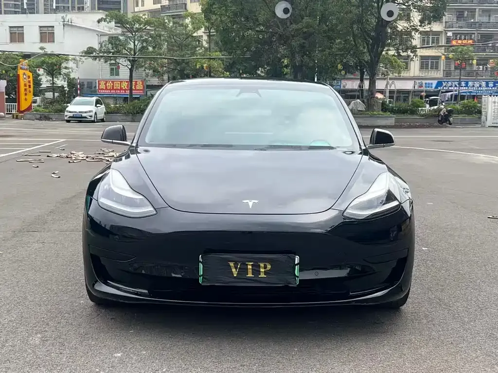 Tesla Model 3 — фото 5