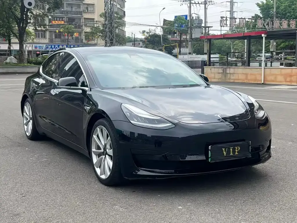 Tesla Model 3 — фото 4
