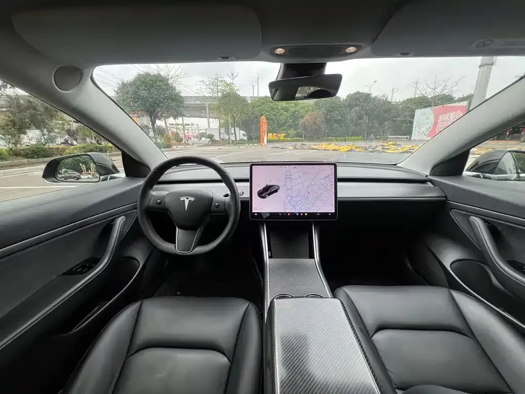 Tesla Model 3 — фото 3