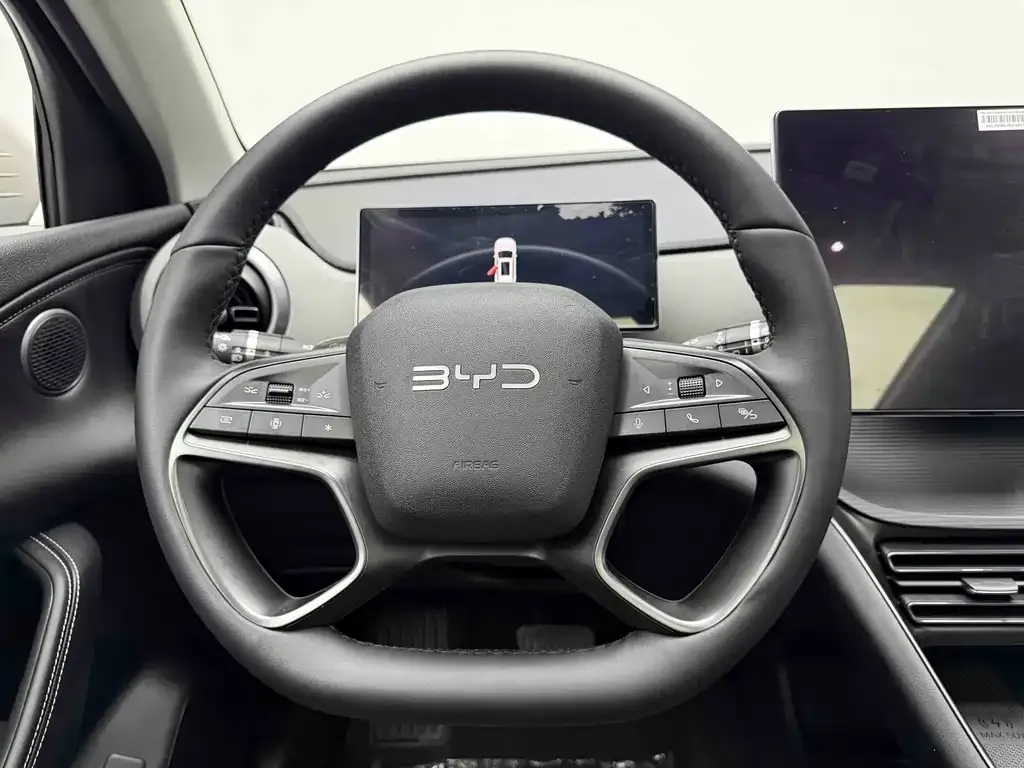 BYD Seal 05 DM-i — фото 9