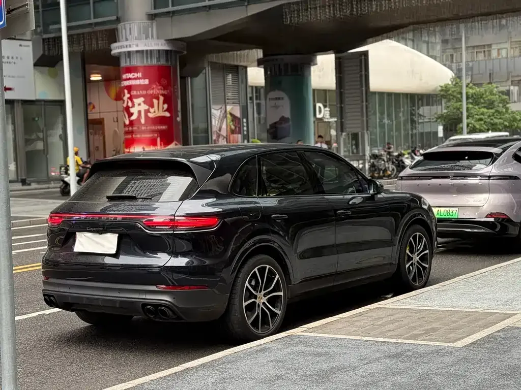 Porsche Cayenne — фото 10
