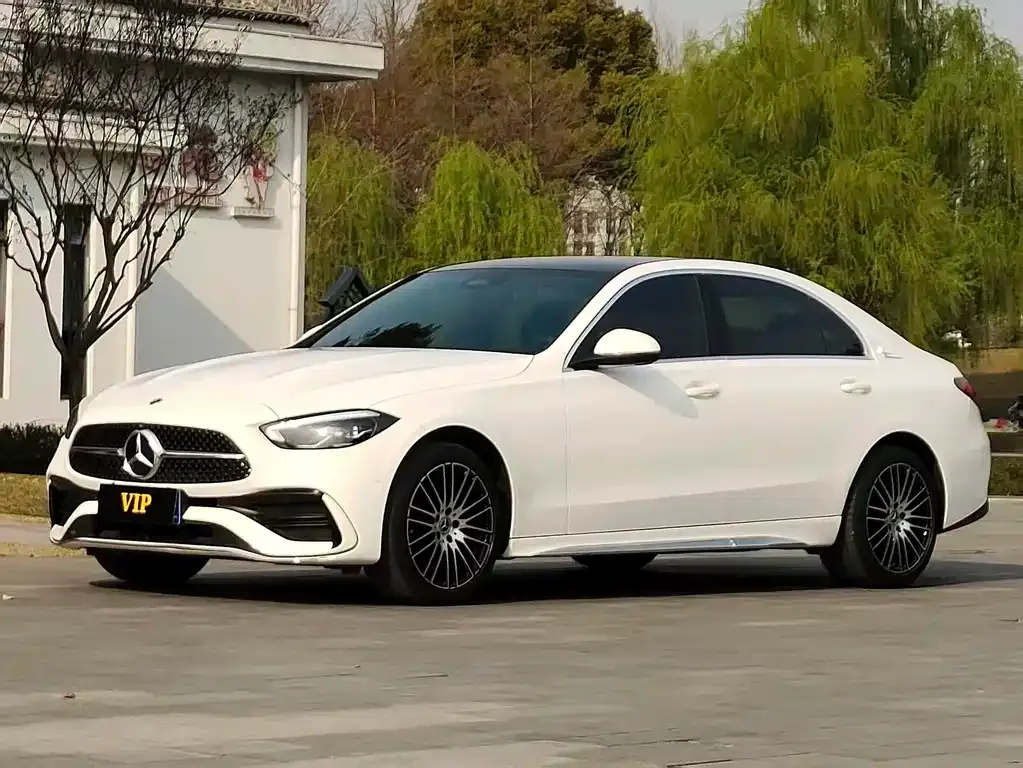 Mercedes-Benz C-Class — фото 1