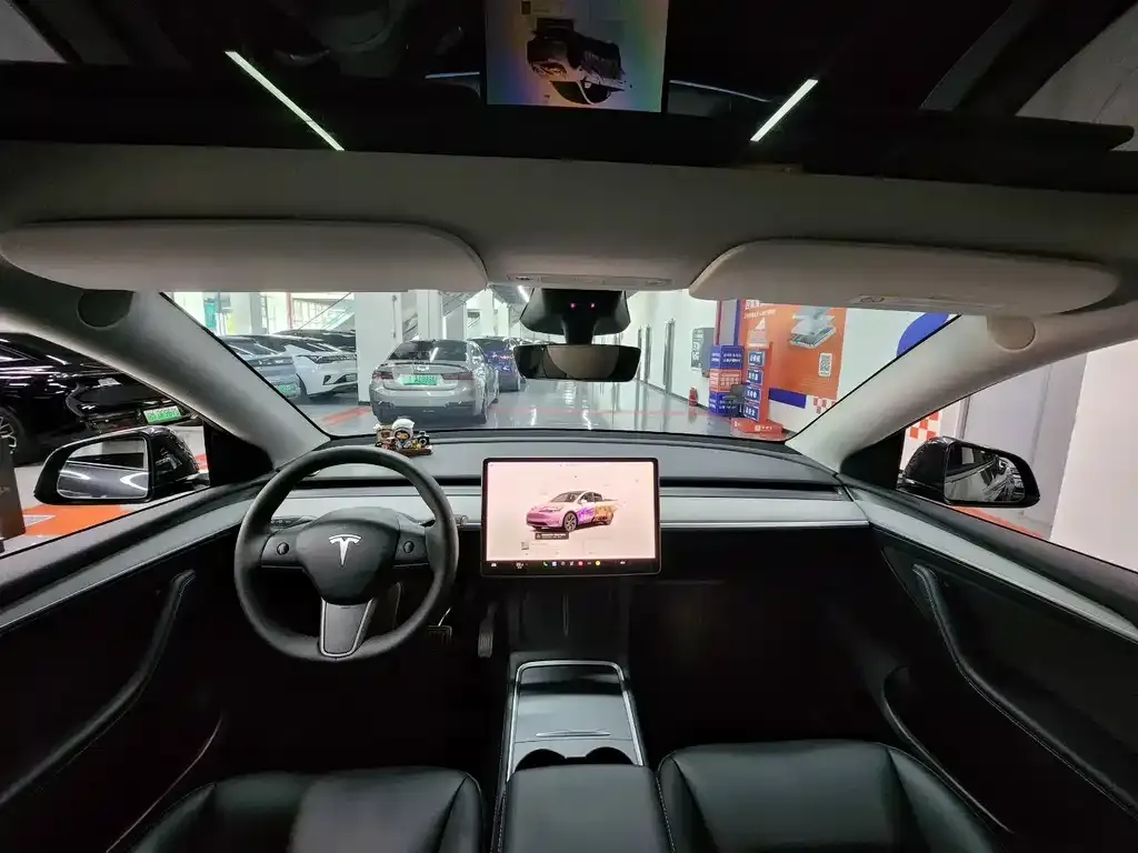 Tesla Model Y — фото 4