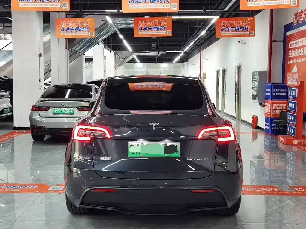 Tesla Model Y — фото 7