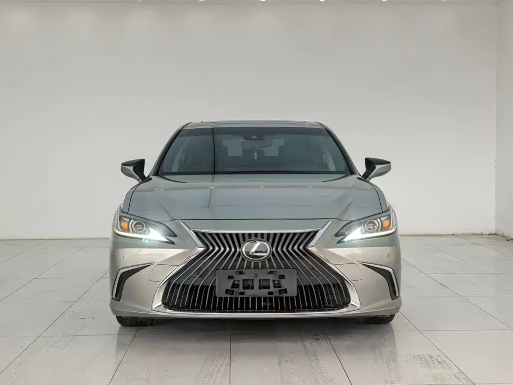 Lexus ES 2021 из CN, фото 2