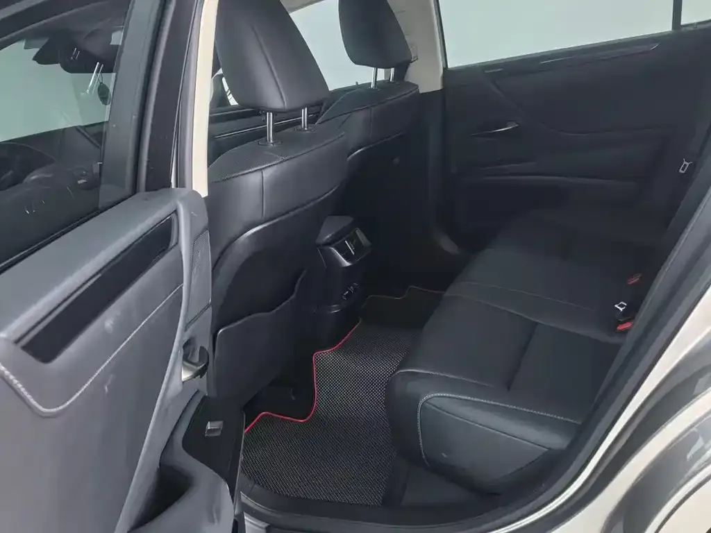 Lexus ES 2021 из CN, фото 4