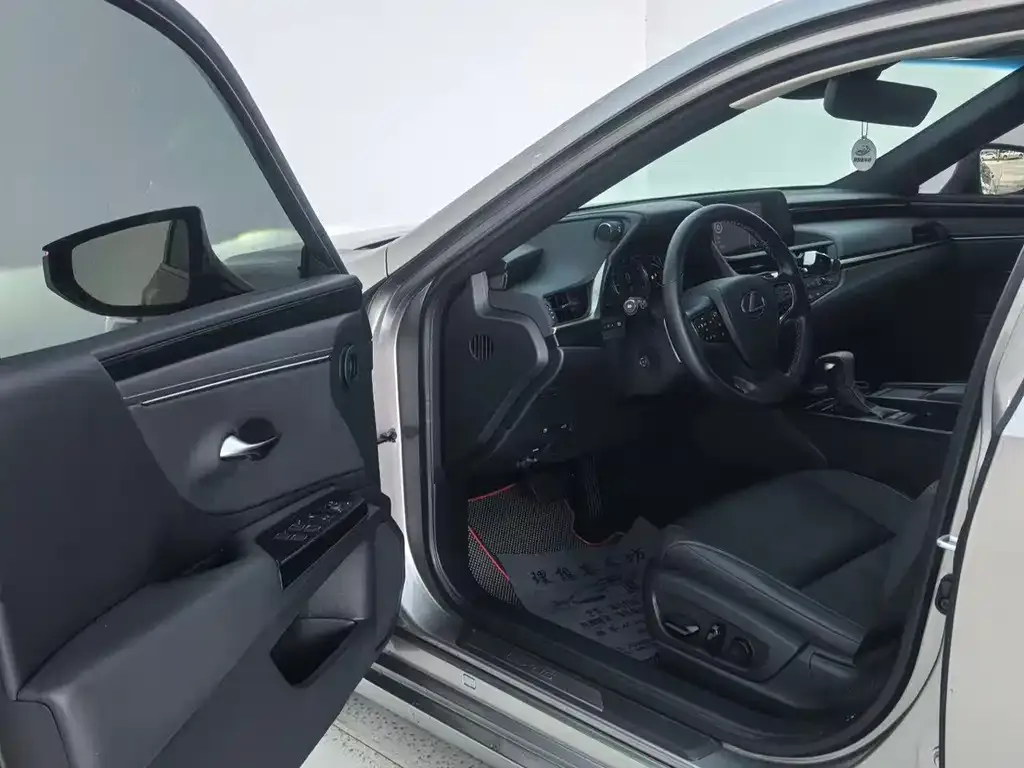 Lexus ES 2021 из CN, фото 8
