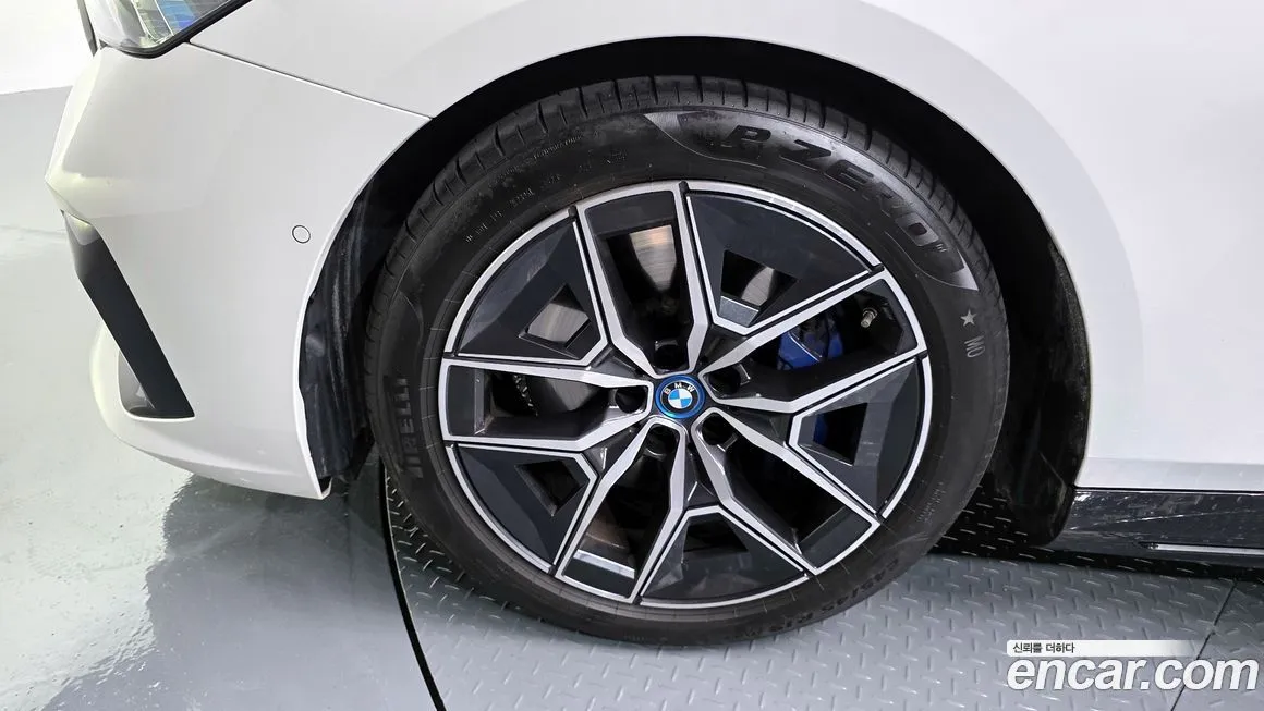 BMW i5 — фото 4