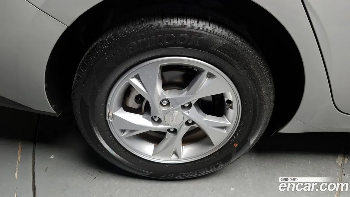 Hyundai AVANTE 2021 из KR, фото 3