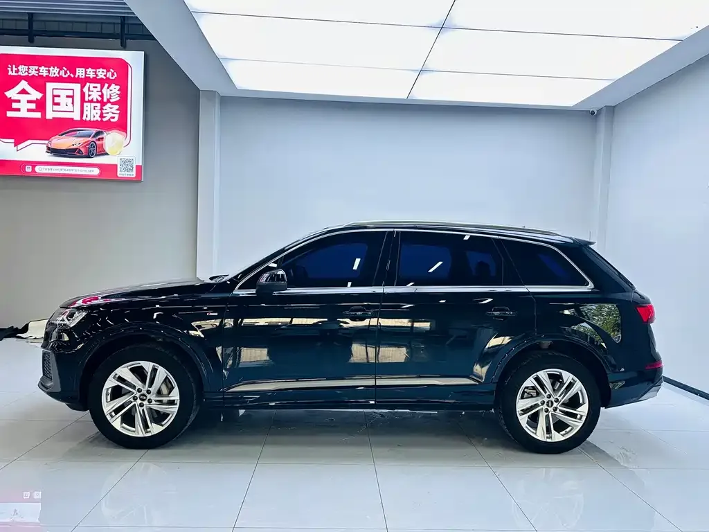 Audi Q7 2023 из CN, фото 5