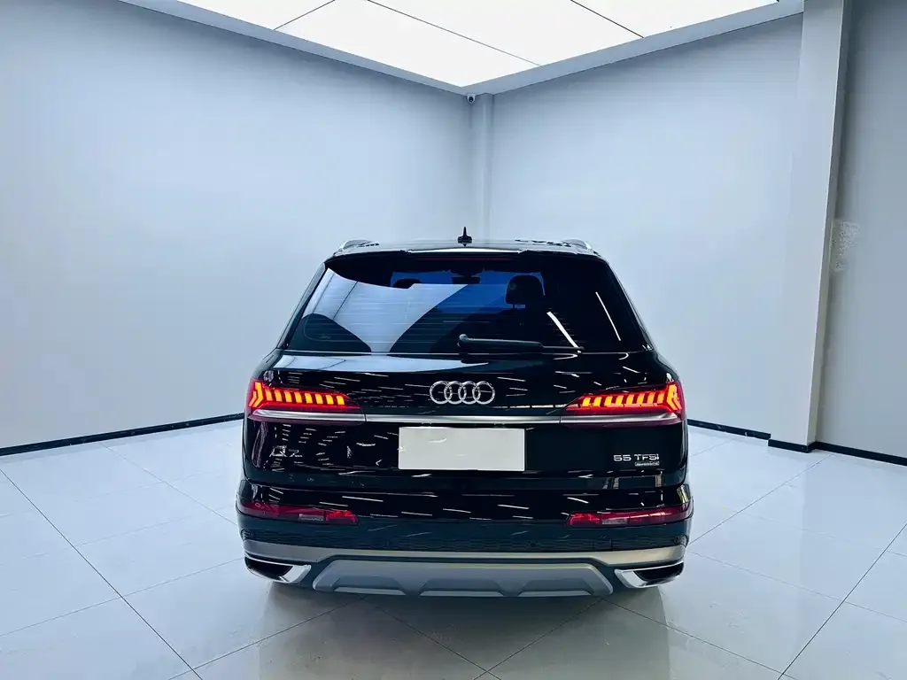 Audi Q7 2023 из CN, фото 6